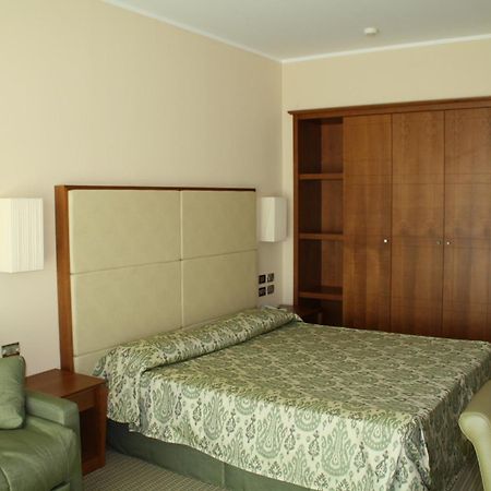 Hotel Villaggio Club Altalia Brancaleone Exteriör bild