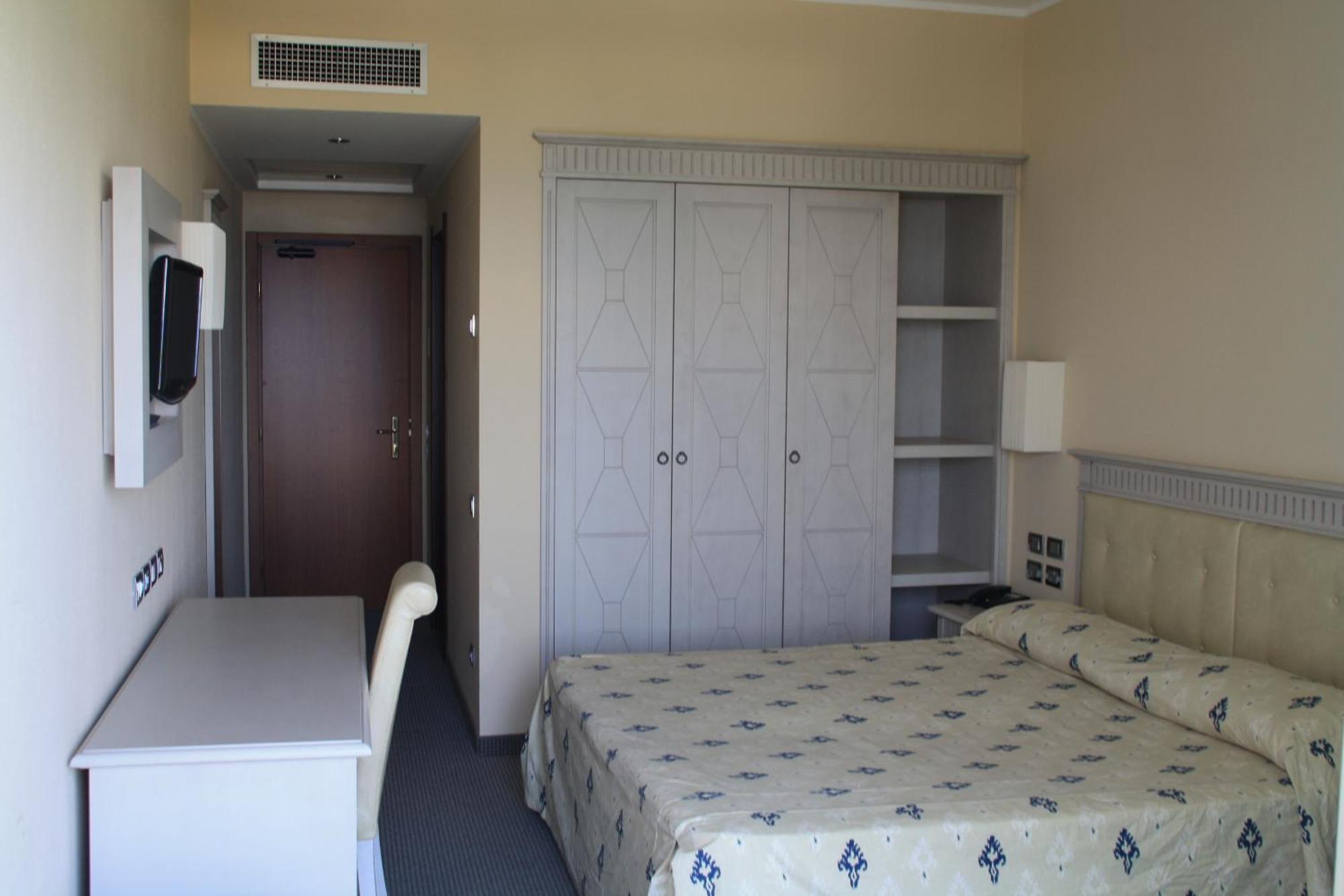 Hotel Villaggio Club Altalia Brancaleone Exteriör bild