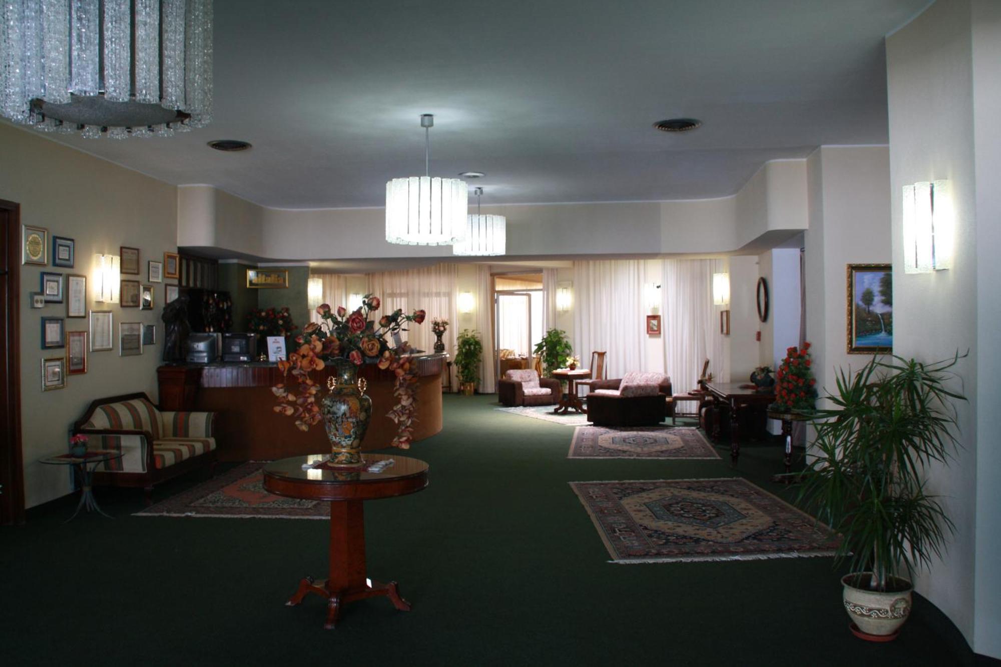 Hotel Villaggio Club Altalia Brancaleone Exteriör bild