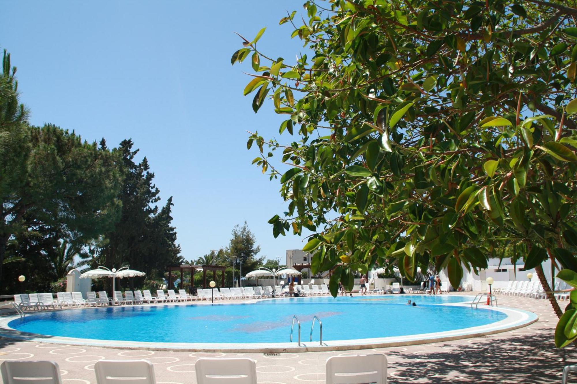 Hotel Villaggio Club Altalia Brancaleone Exteriör bild