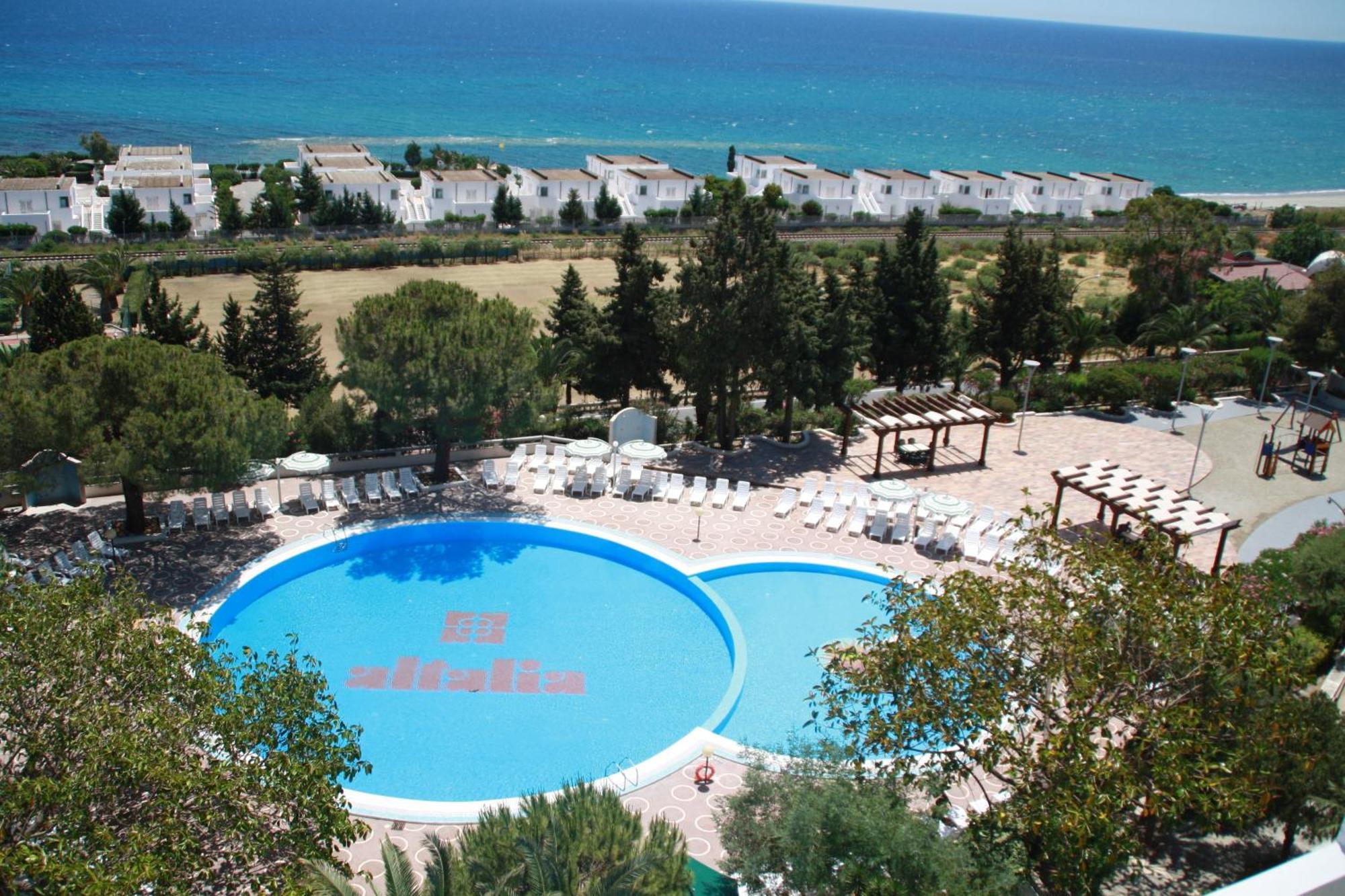 Hotel Villaggio Club Altalia Brancaleone Exteriör bild