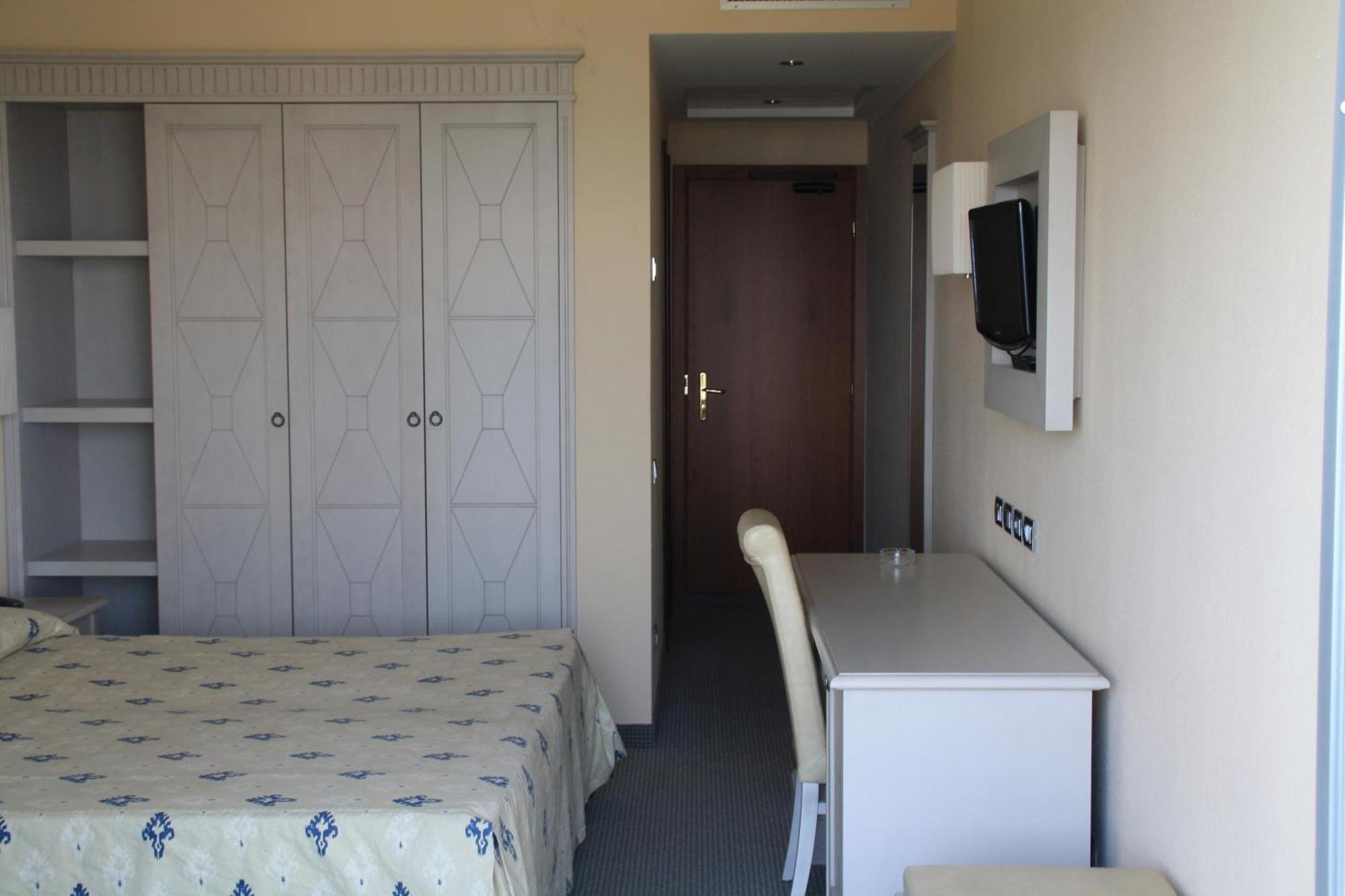 Hotel Villaggio Club Altalia Brancaleone Exteriör bild
