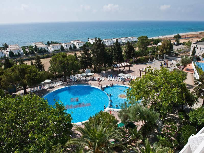Hotel Villaggio Club Altalia Brancaleone Exteriör bild