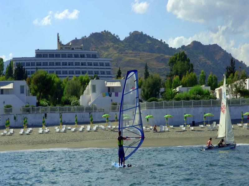 Hotel Villaggio Club Altalia Brancaleone Exteriör bild